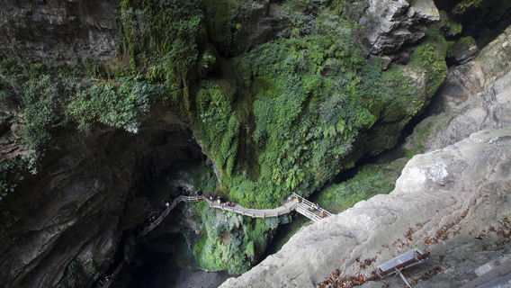 Chongqing Wulong Natural Three Bridges & Longshuixia Gorge Day Tour (Small Group)