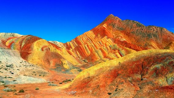 Zhangye Day Tour: Pingshan Lake Grand Canyon & Colorful Danxia National Geological Park