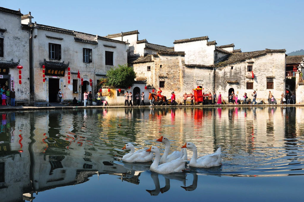 Hongcun village reflection pond - Ming Dynasty architecture and traditional houses
